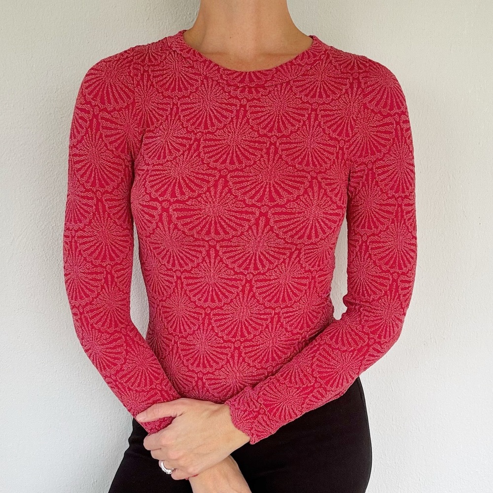 AURA red scallop print textured thermal long sleeve bodycon top size small